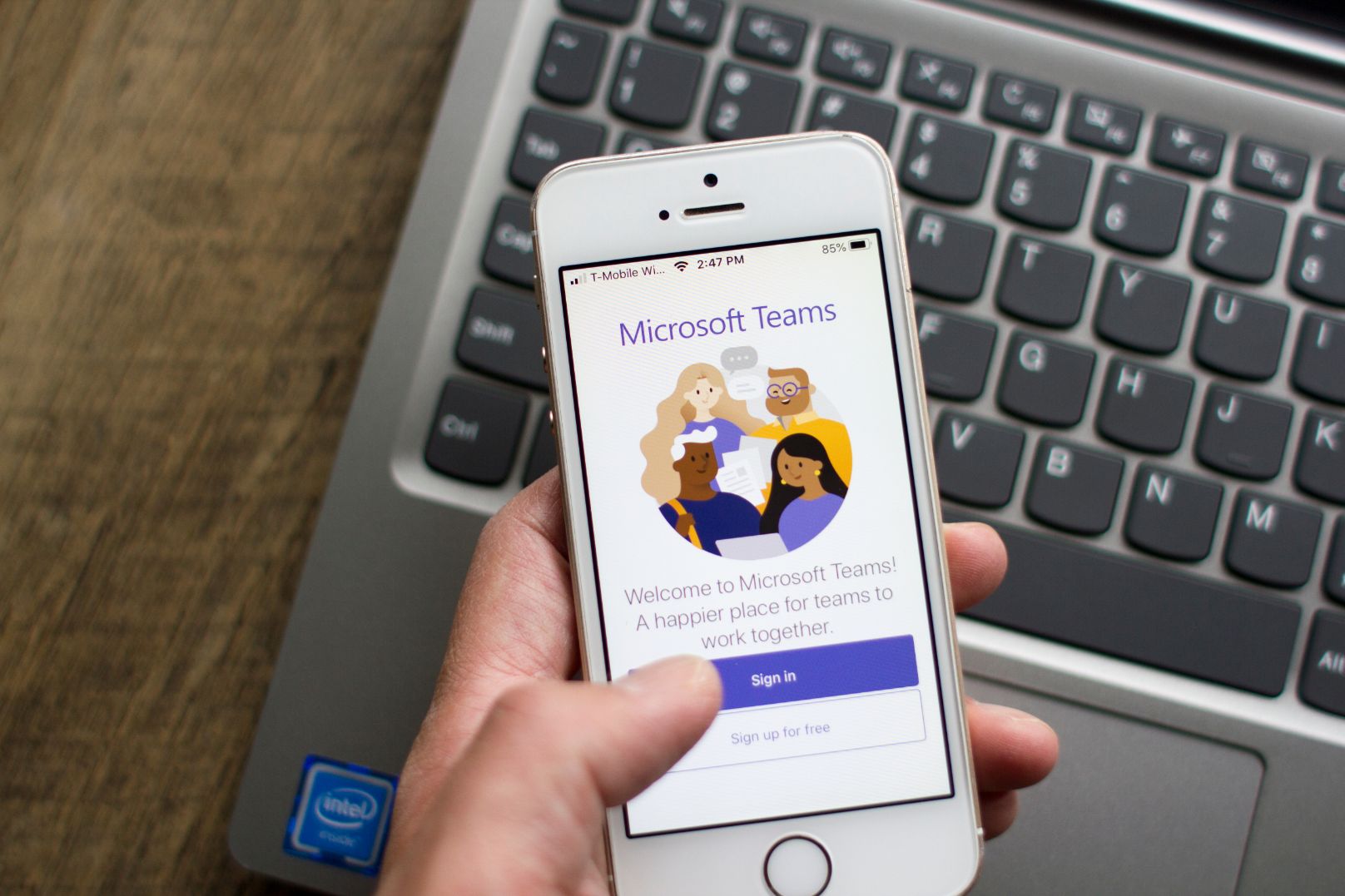 Person opening up Microsoft Teams on cellphone