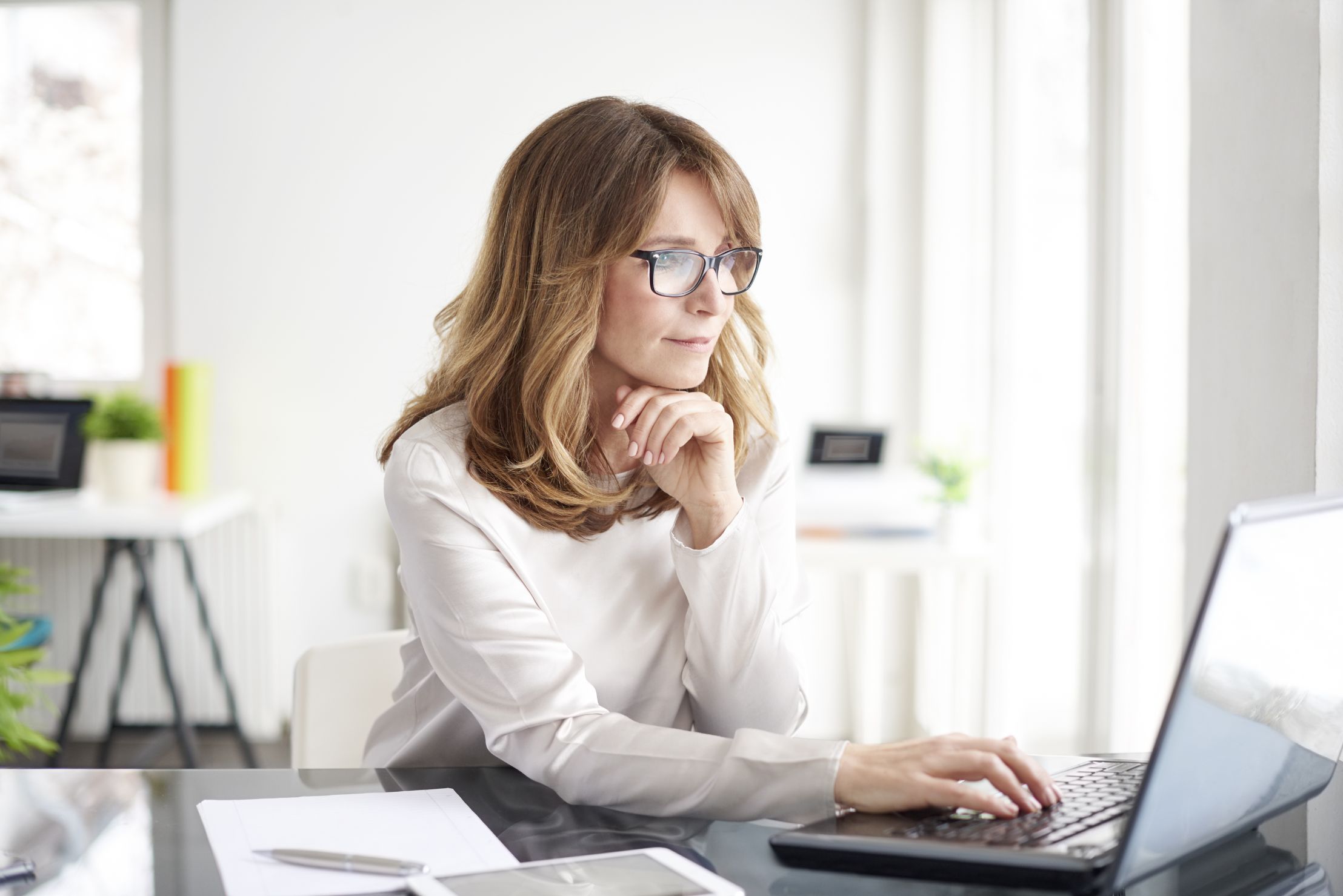 Business woman working on computer